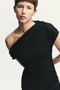 ROBE COURTE ASYMÉTRIQUE
