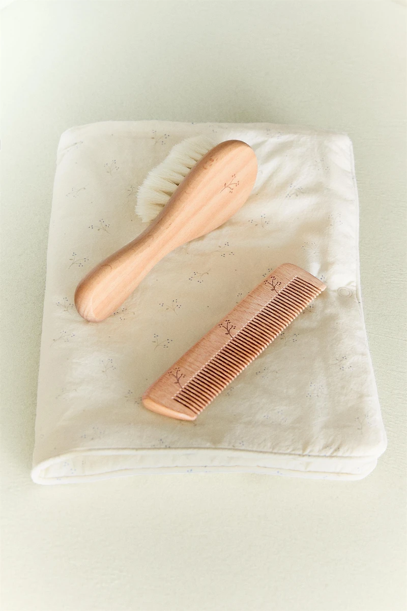 FLORAL BRUSH AND COMB SET