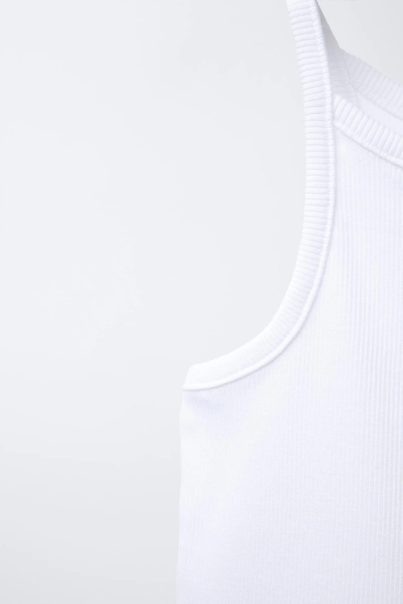 RIBBED TEXT TOP