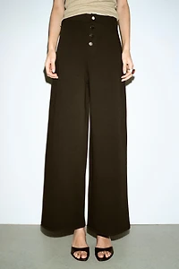 PANTALON DROIT À BOUTONS