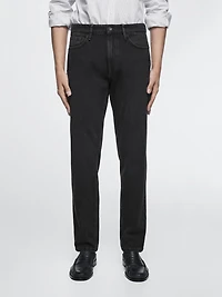 Tapered fit jeans