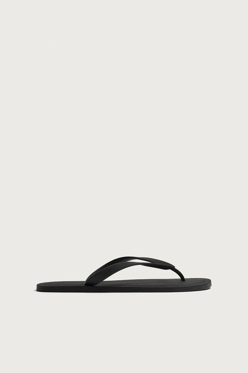 STRAPPY SANDALS