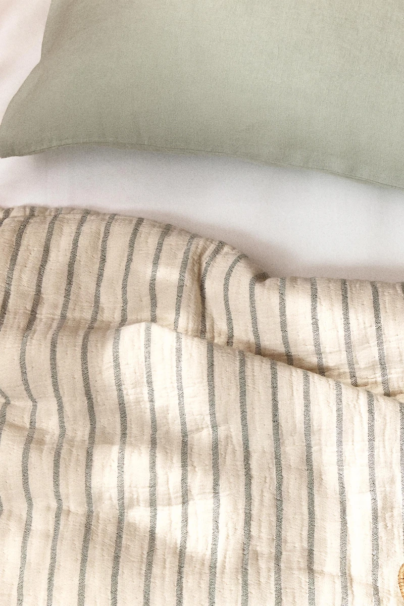 CHILDREN'S STRIPED MUSLIN BEDSPREAD
