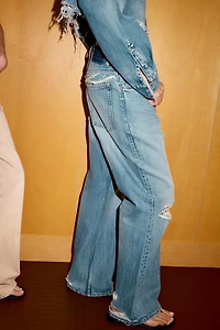 TRF BOYFRIEND RIPPED MID-RISE JEANS