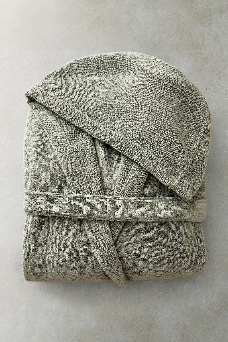 EXTRA SOFT HOODED BATHROBE (380 GXM²)