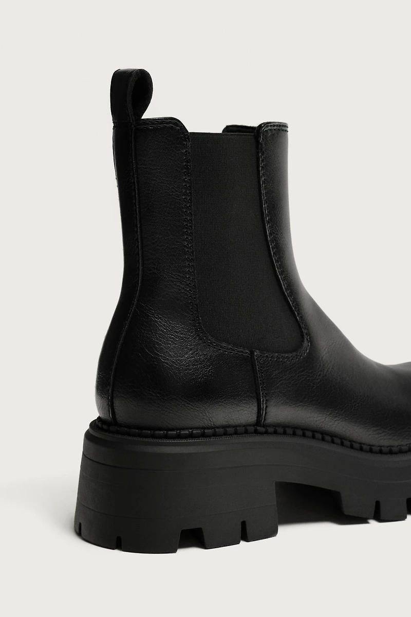 CHUNKY CHELSEA BOOTS