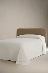 TEXTURED JACQUARD BEDSPREAD