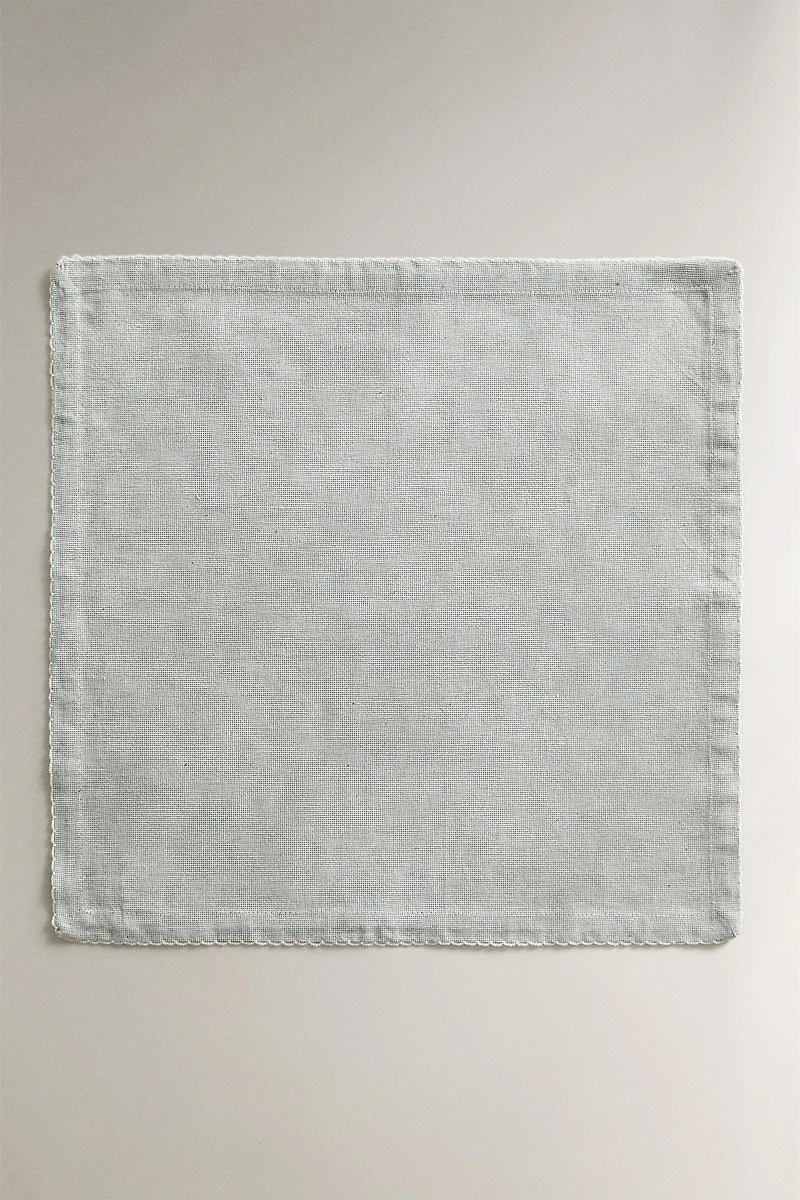 SET OF SCALLOPED NAPKINS (SET 2)