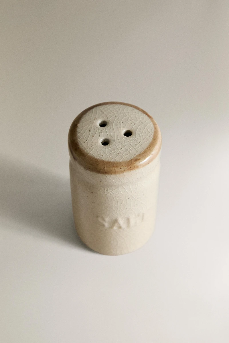 STONEWARE SALT AND PEPPER SHAKER SET