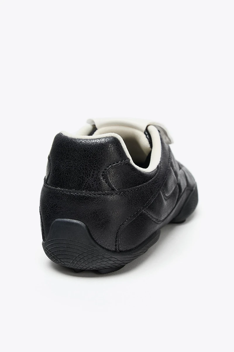 RUNNING SNEAKERS