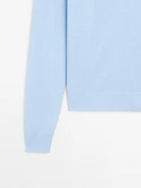 Wool blend knit sweater with crew neck