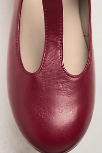 T-STRAP LEATHER BALLET FLATS