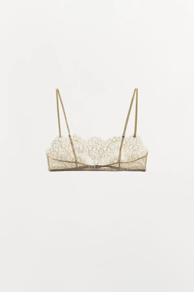 EMBROIDERED LACE BANDEAU BRALETTE