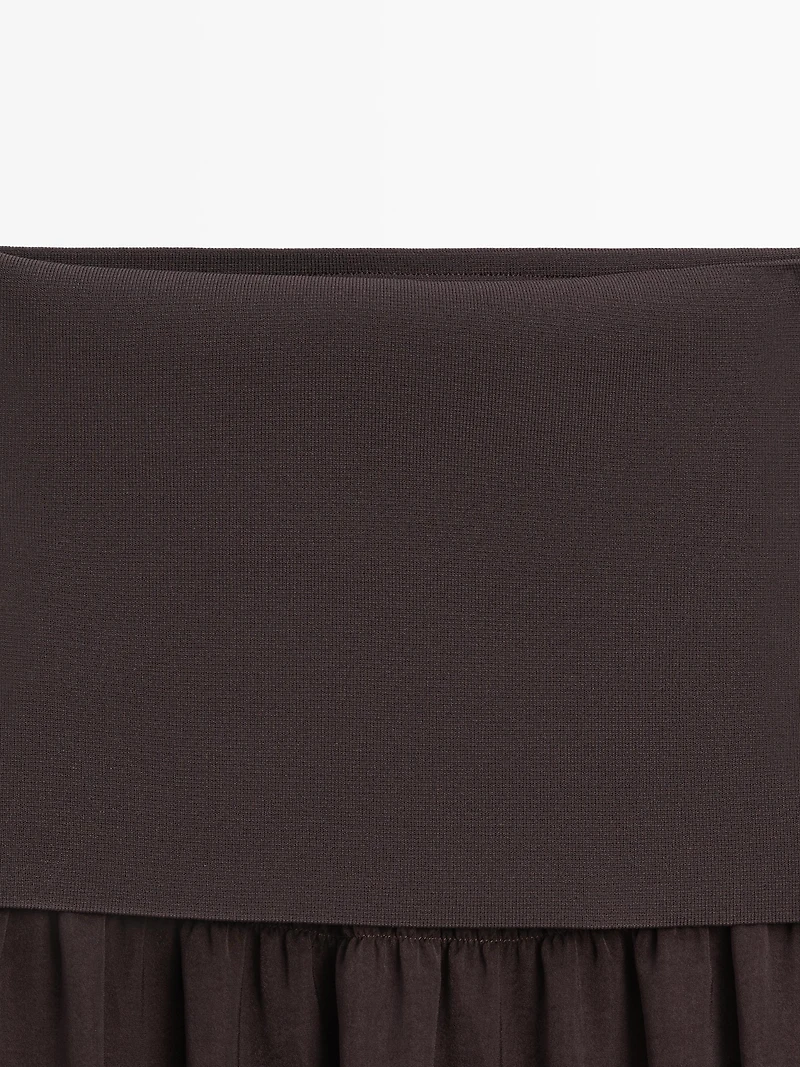 Flowing contrast midi skirt