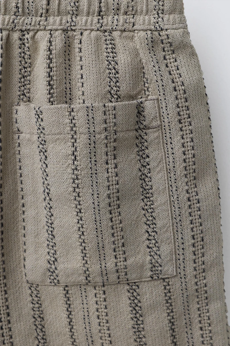 TEXTURED STRIPED SHORTS