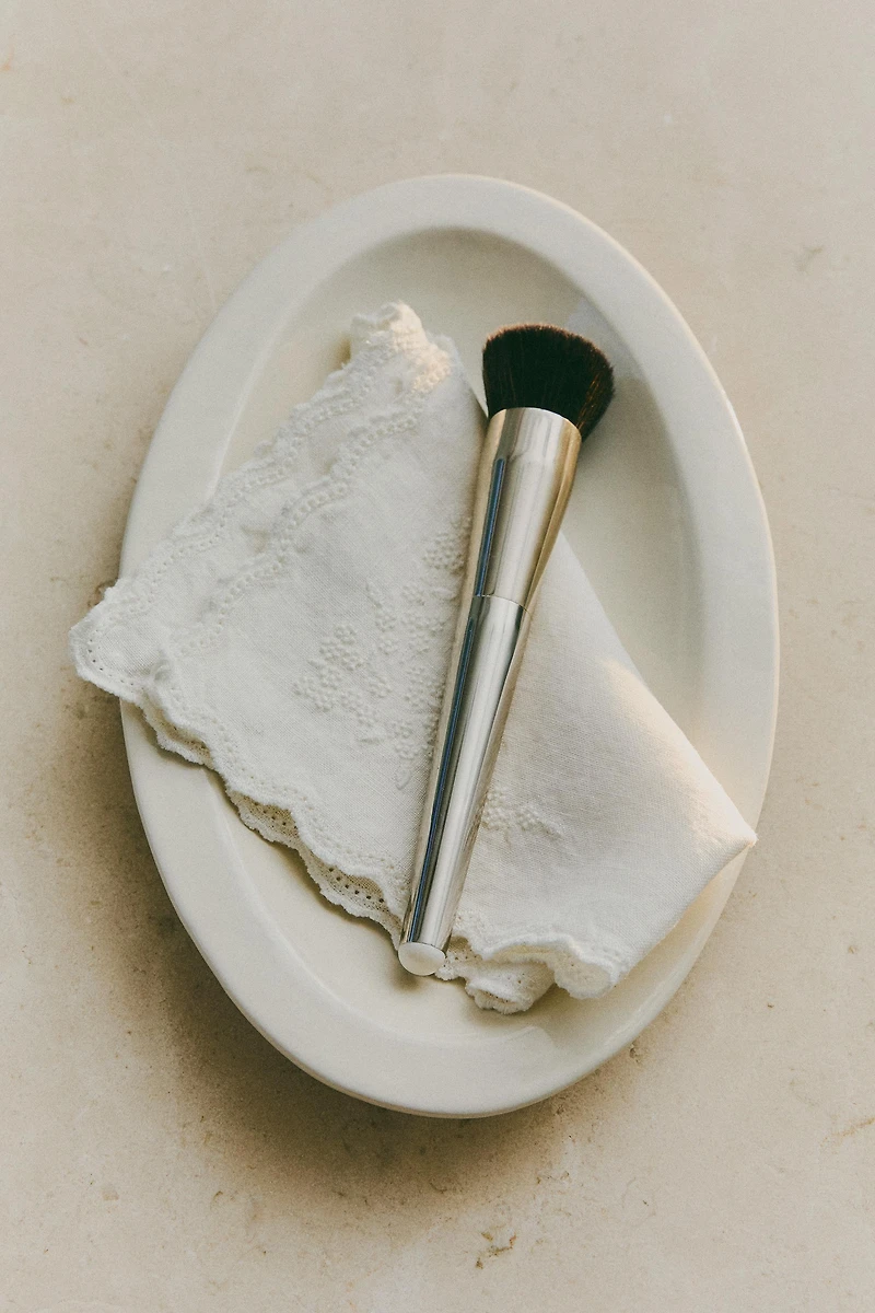 CREAM CERAMIC DECORATIVE TRAY