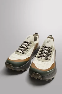 TRAIL RUNNING SNEAKERS