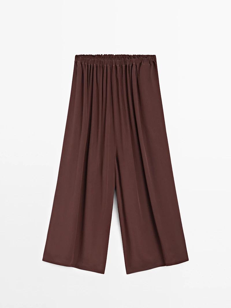 Flowing technical fabric skort
