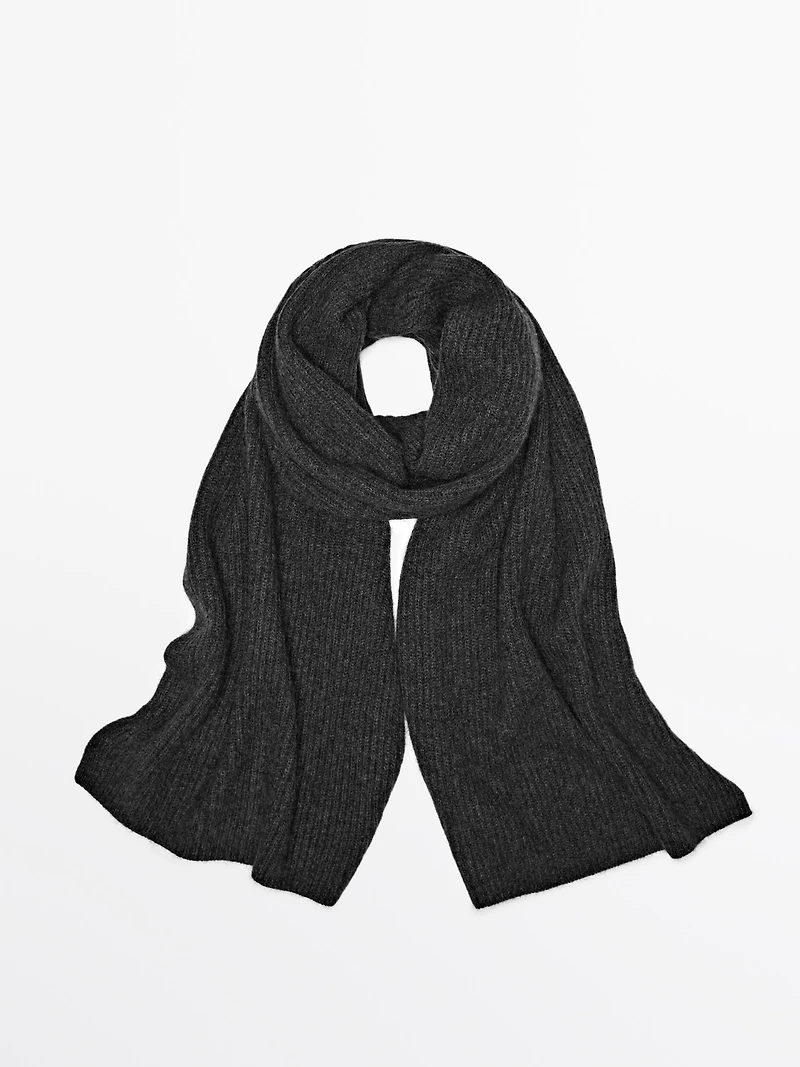 Ribbed 100% cashmere scarf
