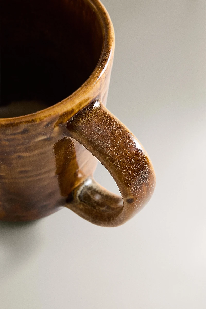 BROWN STONEWARE MUG
