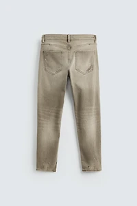 RIPPED SKINNY FIT JEANS