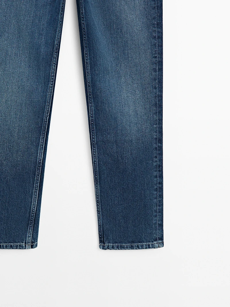 Mid-rise slim fit jeans