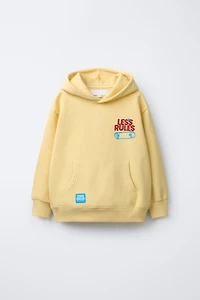 EMBOSSED SKATE HOODIE