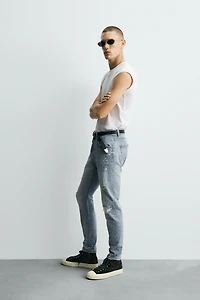 RIPPED SKINNY FIT JEANS