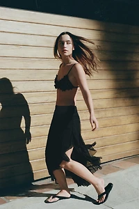JUPE EN GAZE ASYMÉTRIQUE BRODÉE