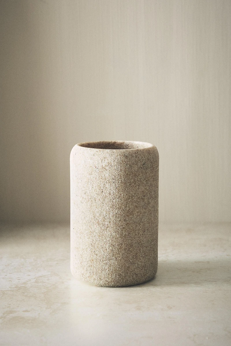 RESIN TOOTHBRUSH HOLDER