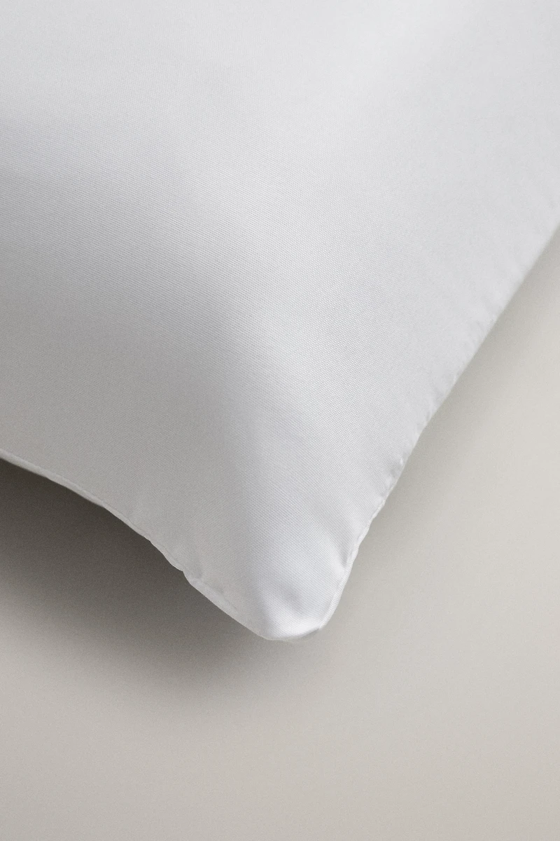 MEMORY FOAM BLOCK PILLOW