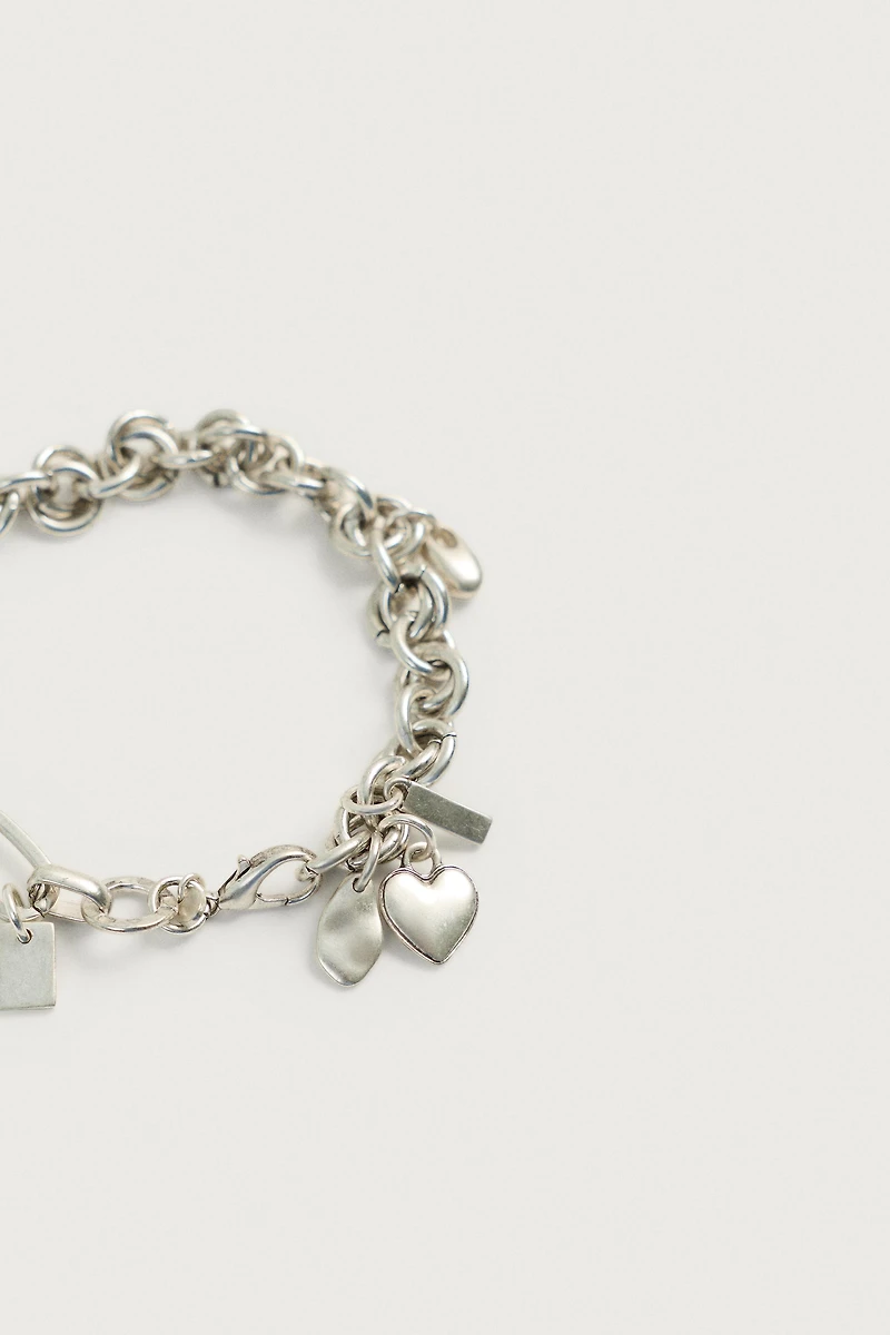 METALLIC CHARM BRACELET