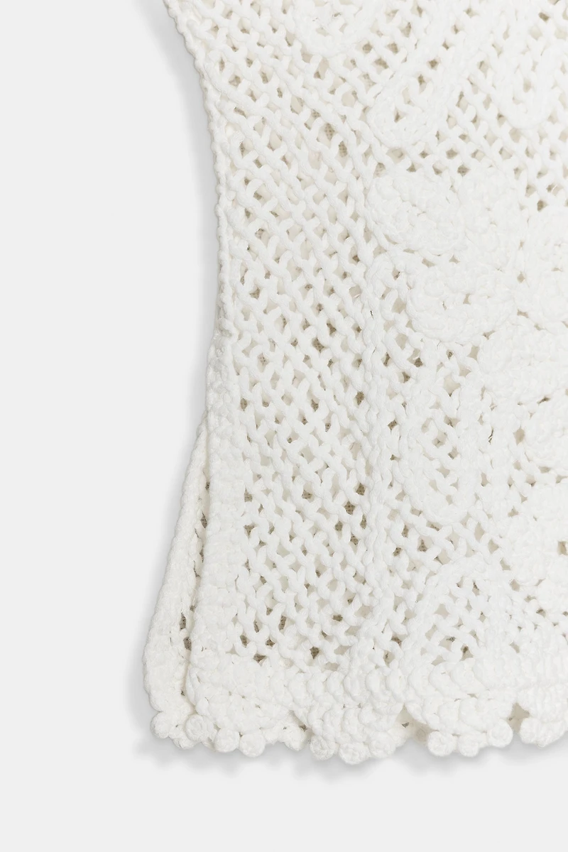 CROCHET SLEEVELESS TOP
