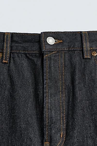 LOOSE FIT JEANS