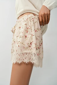 SHORT À IMPRIMÉ FLEURI ET DENTELLE