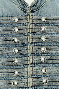 VESTE EN DENIM TRF AJUSTÉE À BOUTONS