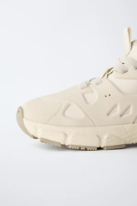 SOCK-STYLE HIGH-TOP SNEAKERS