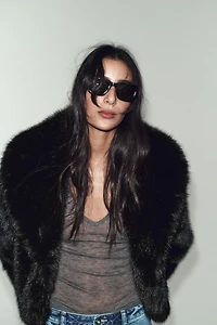 MANTEAU COURT EFFET FOURRURE COL REVERS