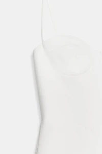 ROBE COURTE À BRETELLES ET POIS