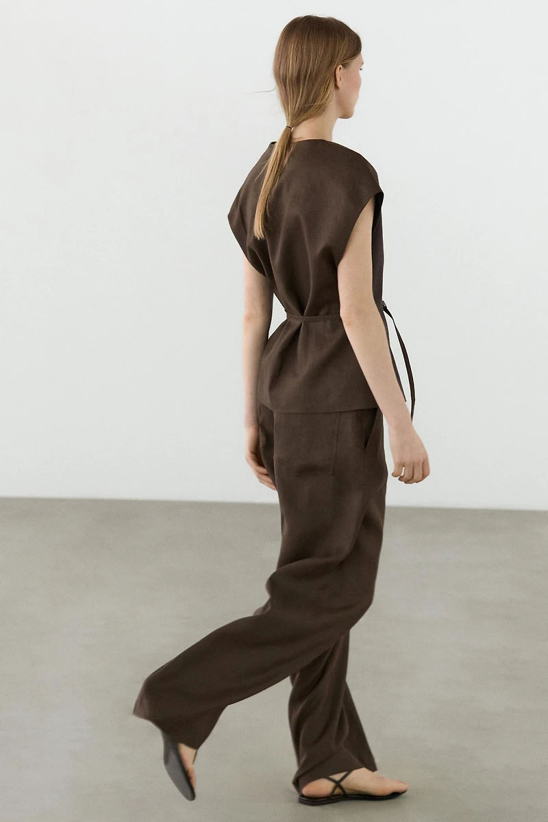 Flowing linen trousers