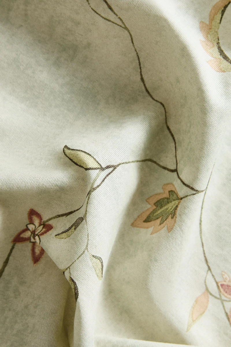 PACK OF FLORAL PRINT AND LACE TRIM NAPKINS (PACK OF 2)