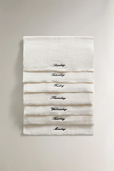 PACK OF COTTON HAND TOWELS WITH DAYS OF THE WEEK (PACK OF 7)