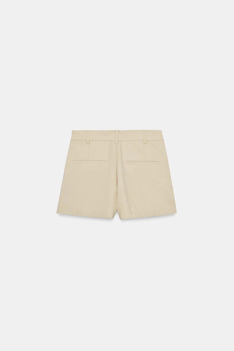 PLEATED BUTTON SHORTS