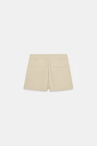 PLEATED BUTTON SHORTS