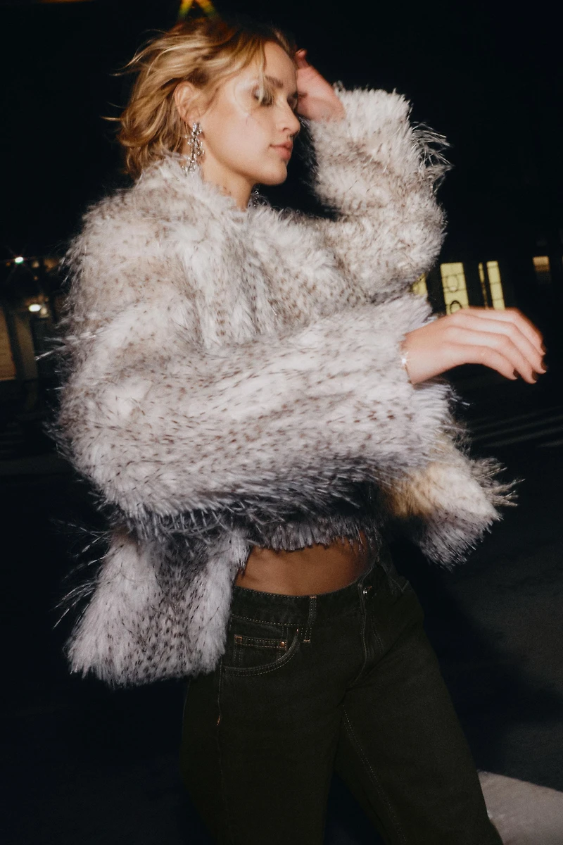 SHORT FAUX FUR COAT