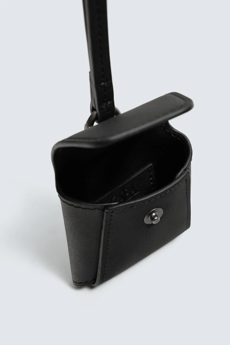 LEATHER HEADPHONE HOLDER WITH PENDANT