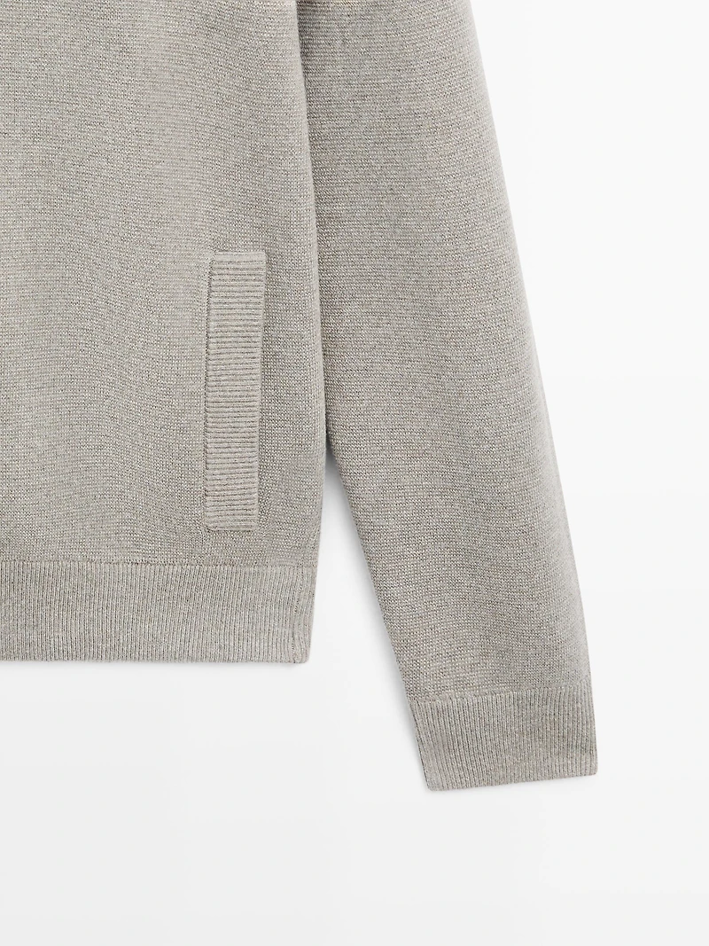 100% cotton knit cardigan with polo collar