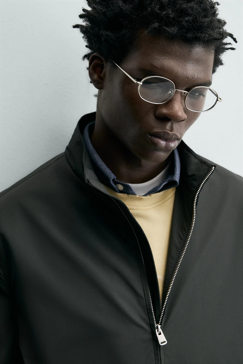 LIGHTWEIGHT WATER REPELLENT JACKET