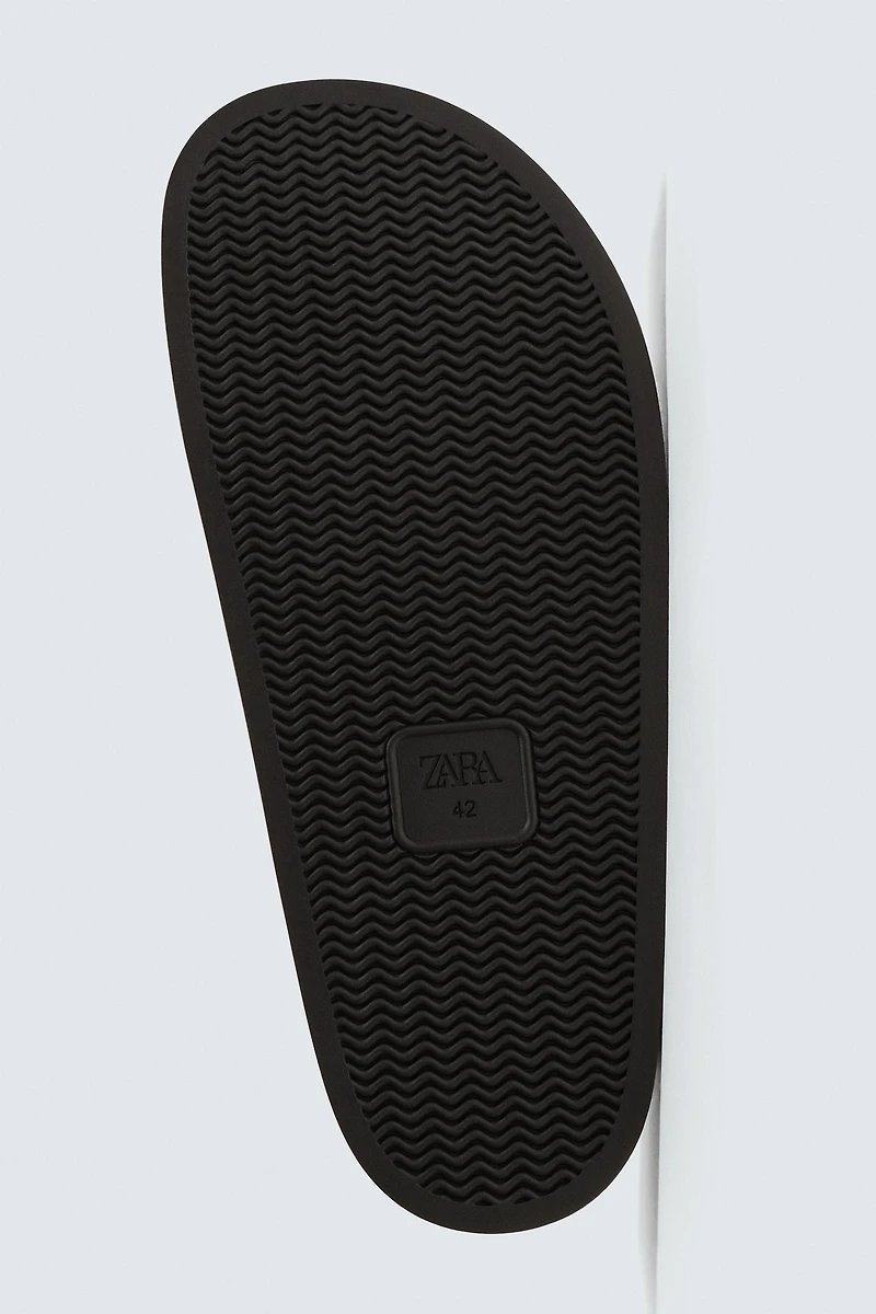 BUCKLED LEATHER CLOGS