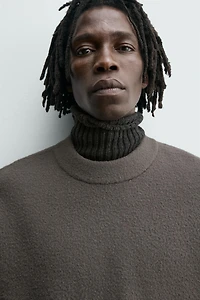 PULL TEXTURÉ À COUPE DÉCONTRACTÉE